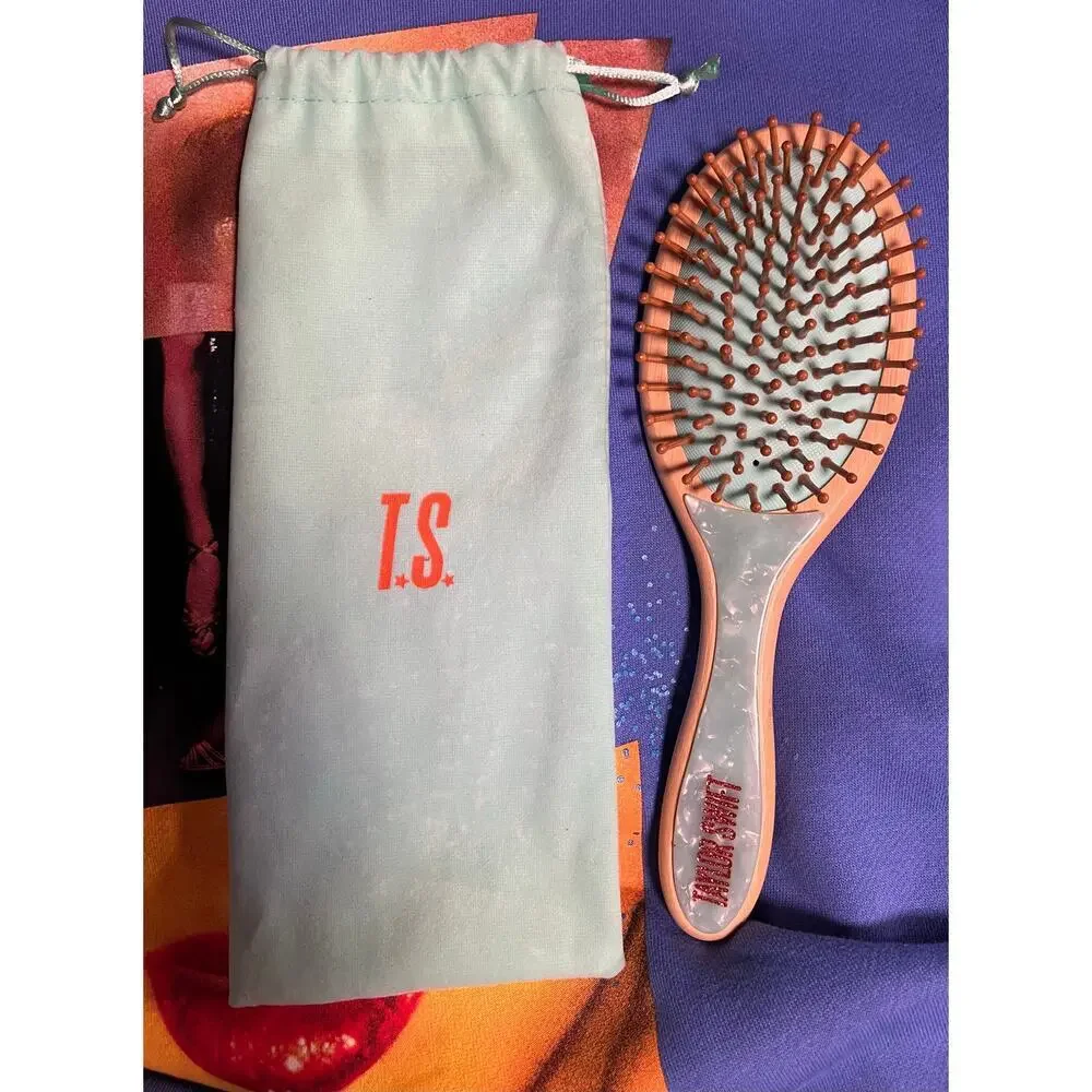 Taylor Swift Hair Brush - Picture 4 of 4
